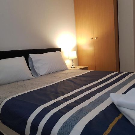 Rajiceva 5- Apartman Sa Prostranom Terasom I Garaznim Mestom Kragujevac Eksteriør billede