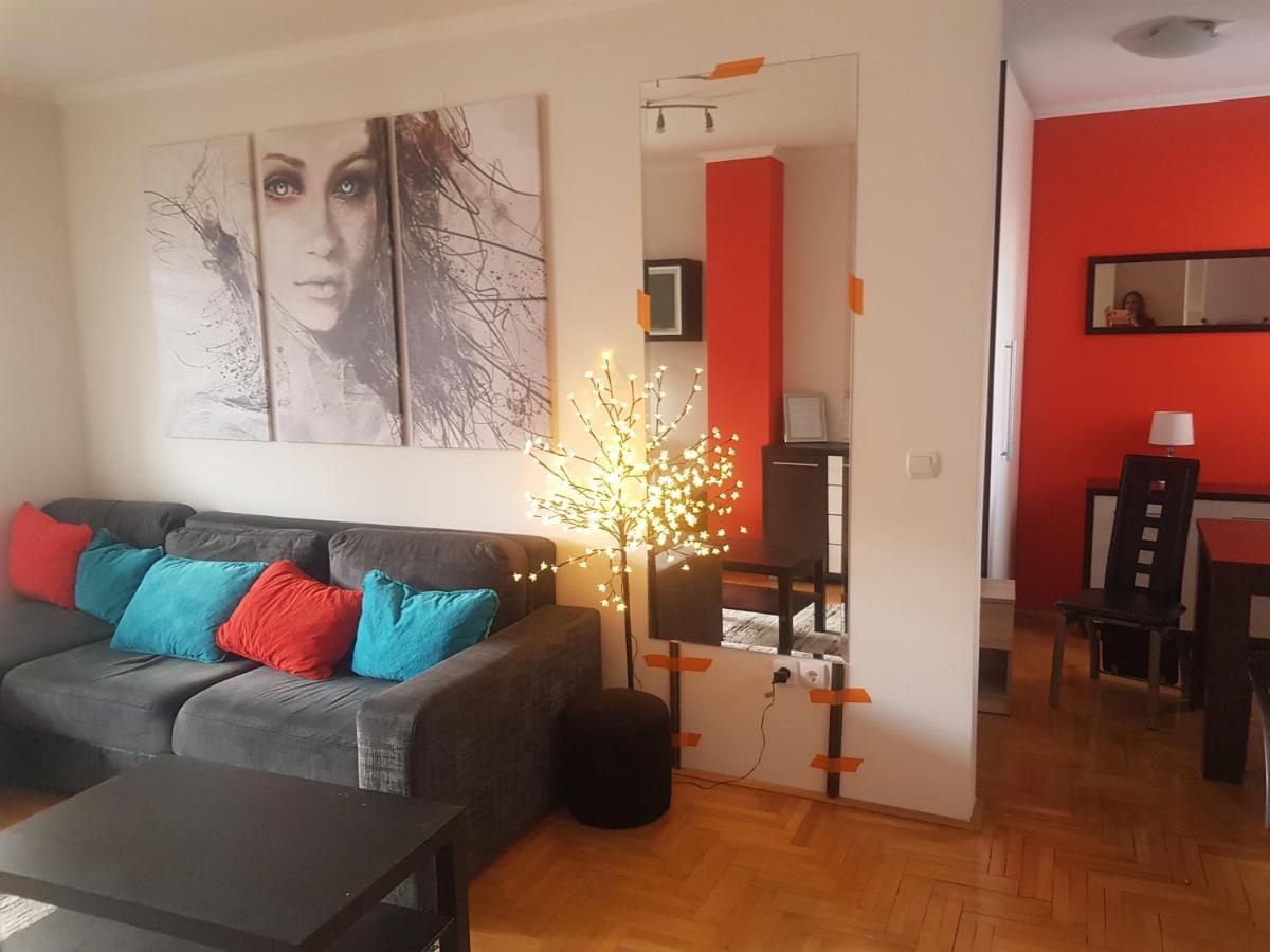 Rajiceva 5- Apartman Sa Prostranom Terasom I Garaznim Mestom Kragujevac Eksteriør billede